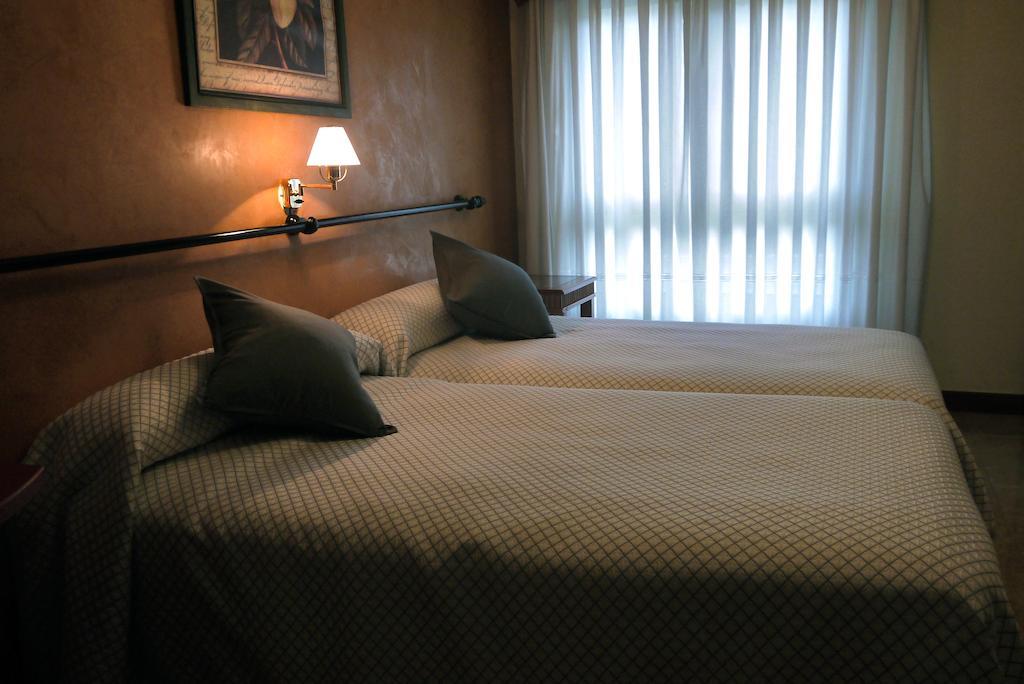 Hotel Lena Pola de Lena Room photo